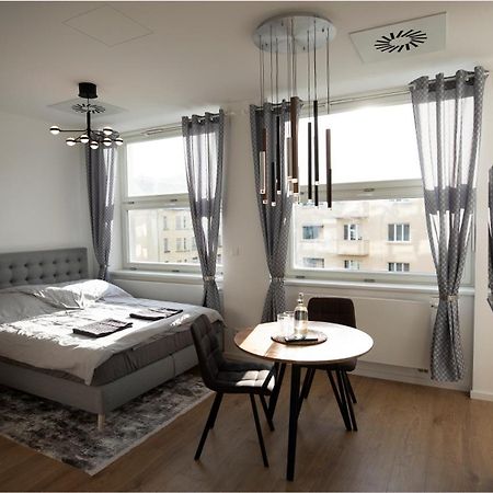 ברטיסלאבה Luxury Apartment In City Centrum By Ota Group מראה חיצוני תמונה